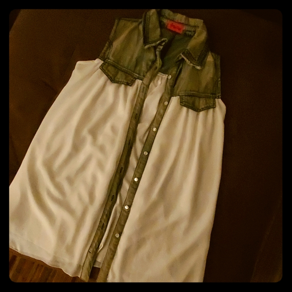 Sleeveless Flowing Faded Denim Edged Shirt